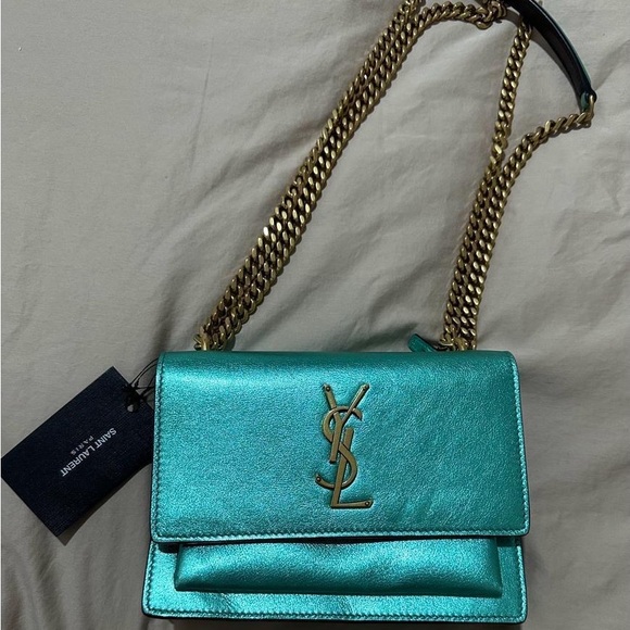 Saint Laurent Metallic Monogram Sunset Bag - Picture 4 of 16